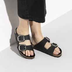 Birkenstock Women's Arizona Big Buckle Oiled Leather - Black (Narrow Width) -Birkenstock 1011075 f closeup f 49704.1673471800